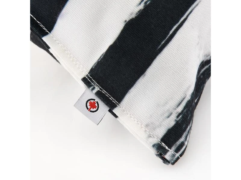 CanadianCat Katzen-Spielzeug XXL Zebra, mit Katzenminze 6 CanadianCat Katzen-Spielzeug XXL Zebra, mit Katzenminze – Bild 4